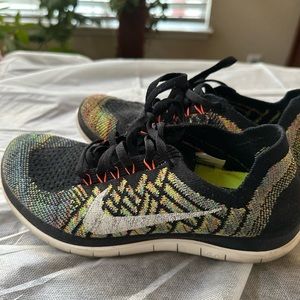 Nike Fly Knits women size 6